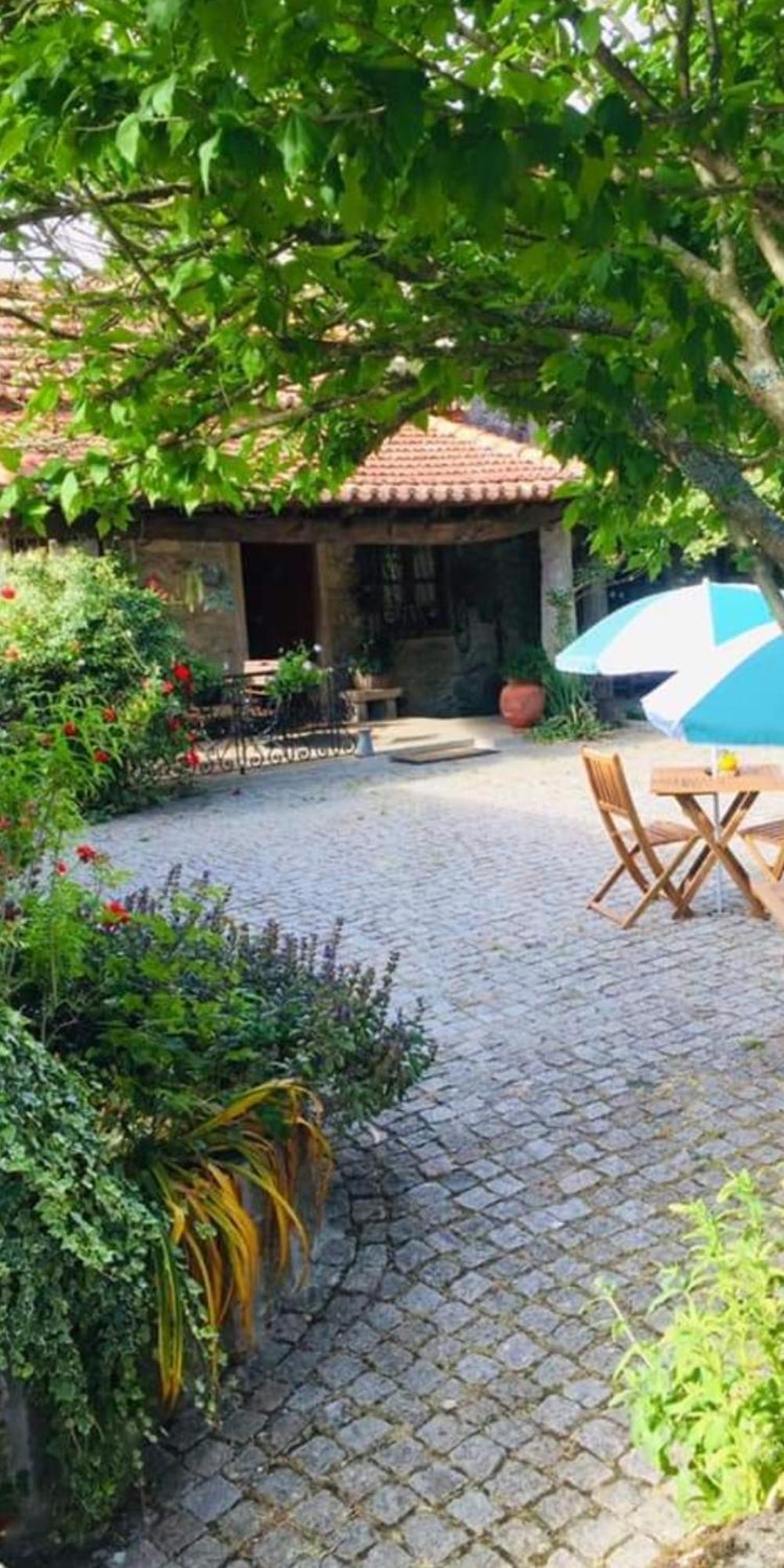 Quinta Padre Lobo Guest House Santa Maria da Feira Exterior photo