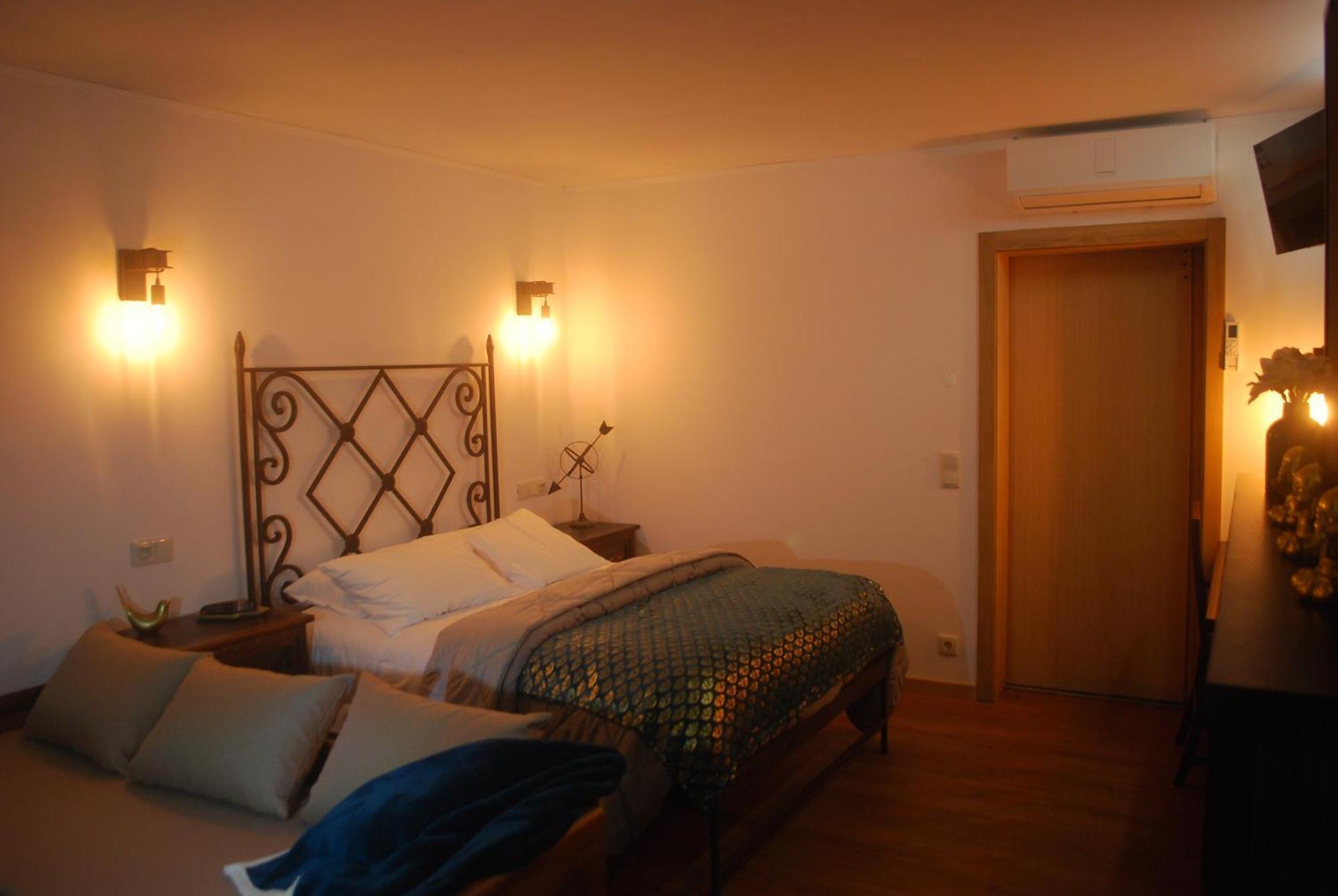 Quinta Padre Lobo Guest House Santa Maria da Feira Exterior photo