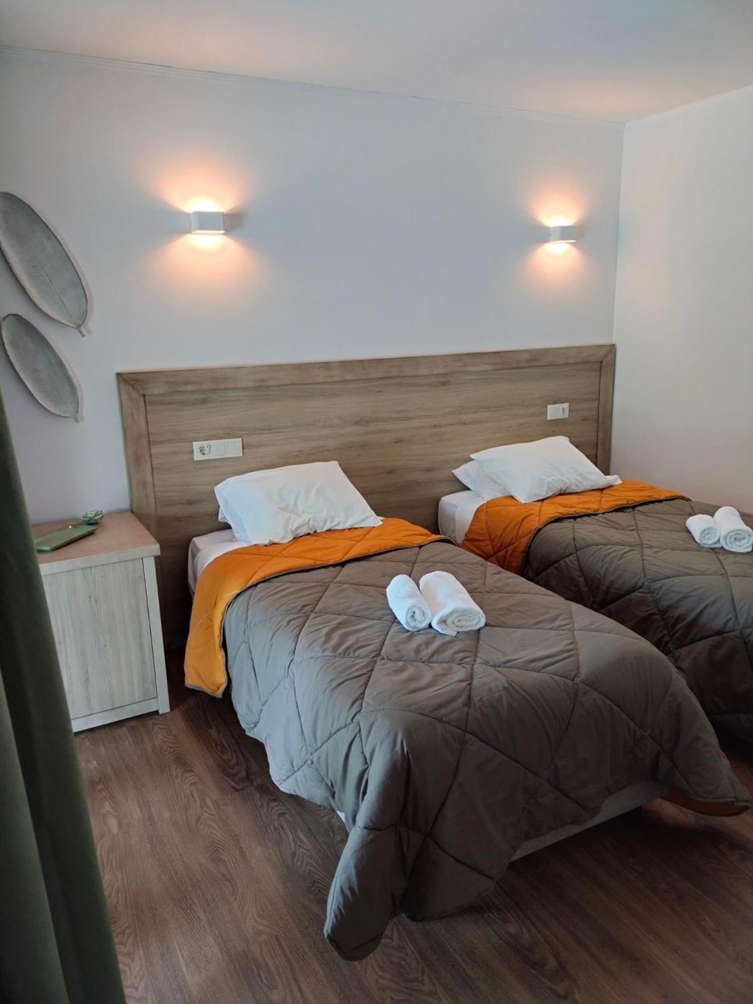 Quinta Padre Lobo Guest House Santa Maria da Feira Room photo
